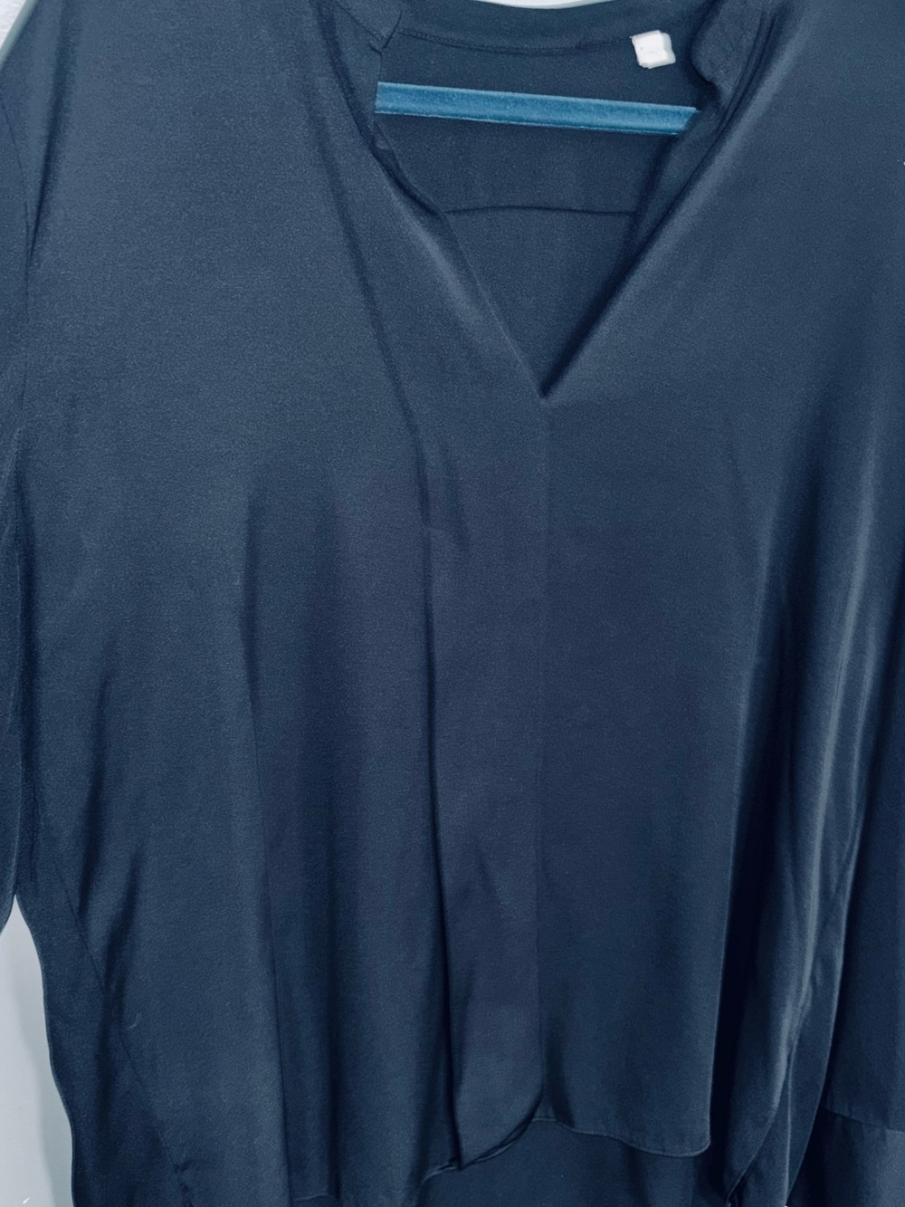 Vince Black Long-Sleeve Silk-Blend Blouse - Picture 3 of 8